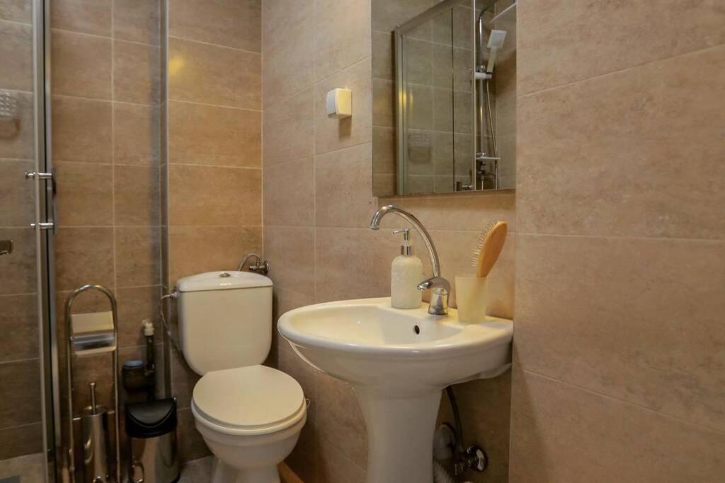 Mickitos Apartments At Macedonia Square Скоп'є Екстер'єр фото